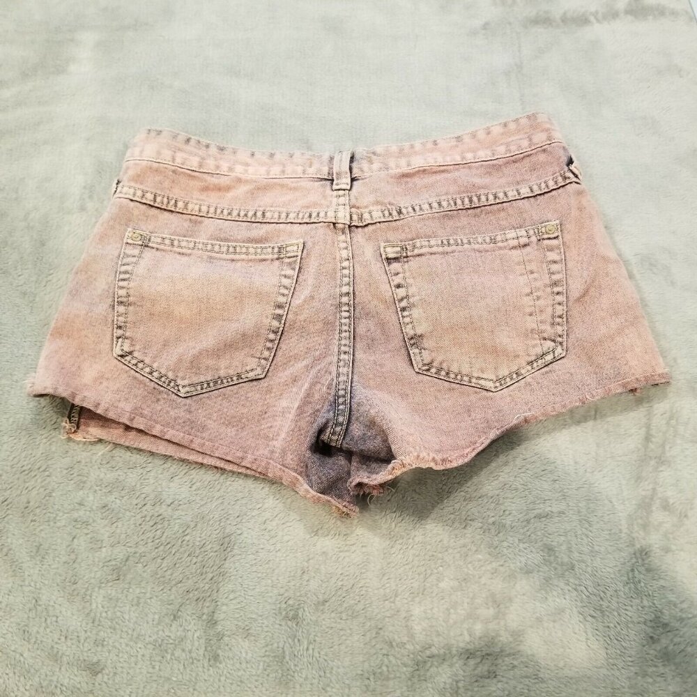Free People Womens Distressed Destroyed Denim Jean Short Size W 26 Pink 5-Pocket - Picture 6 of 8